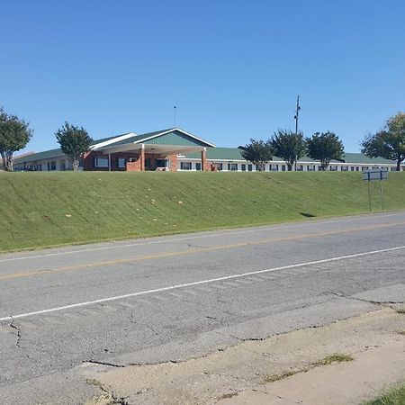 Lake Eufaula Inn & Suites Checotah Exterior photo