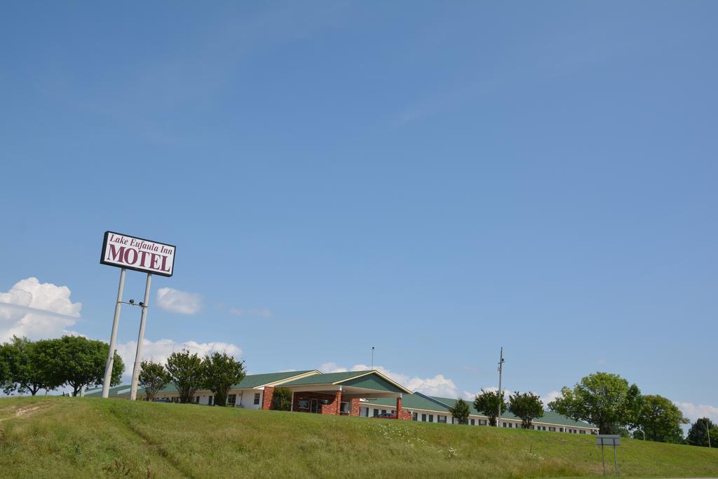 Lake Eufaula Inn & Suites Checotah Exterior photo