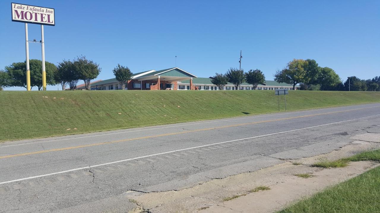 Lake Eufaula Inn & Suites Checotah Exterior photo