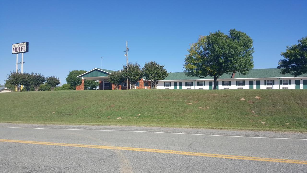 Lake Eufaula Inn & Suites Checotah Exterior photo
